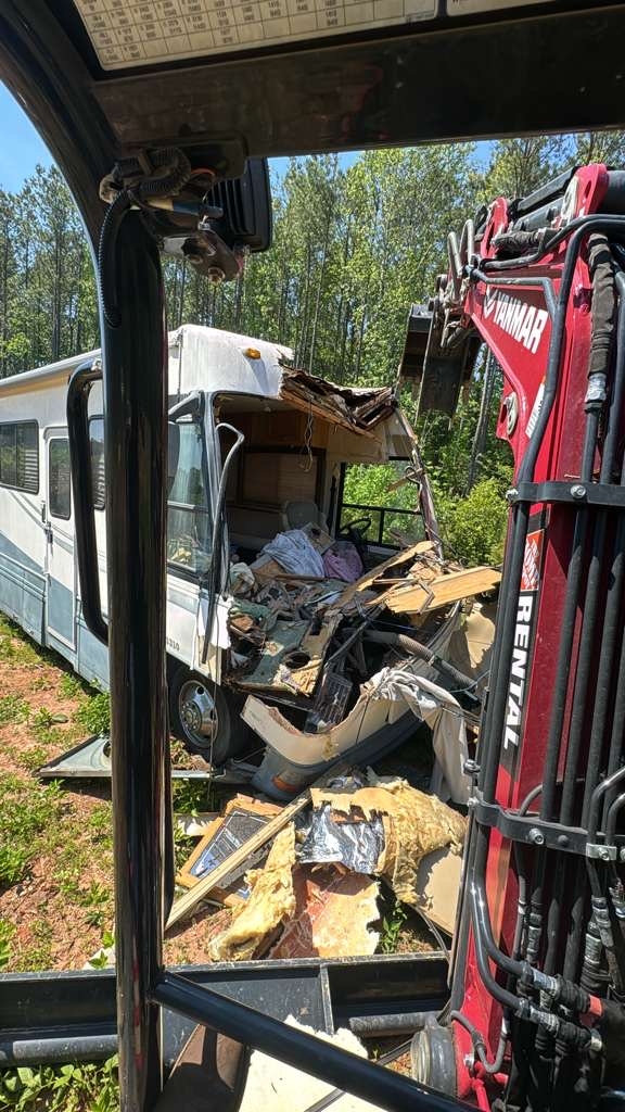 Motor home removal and RV disposal service area