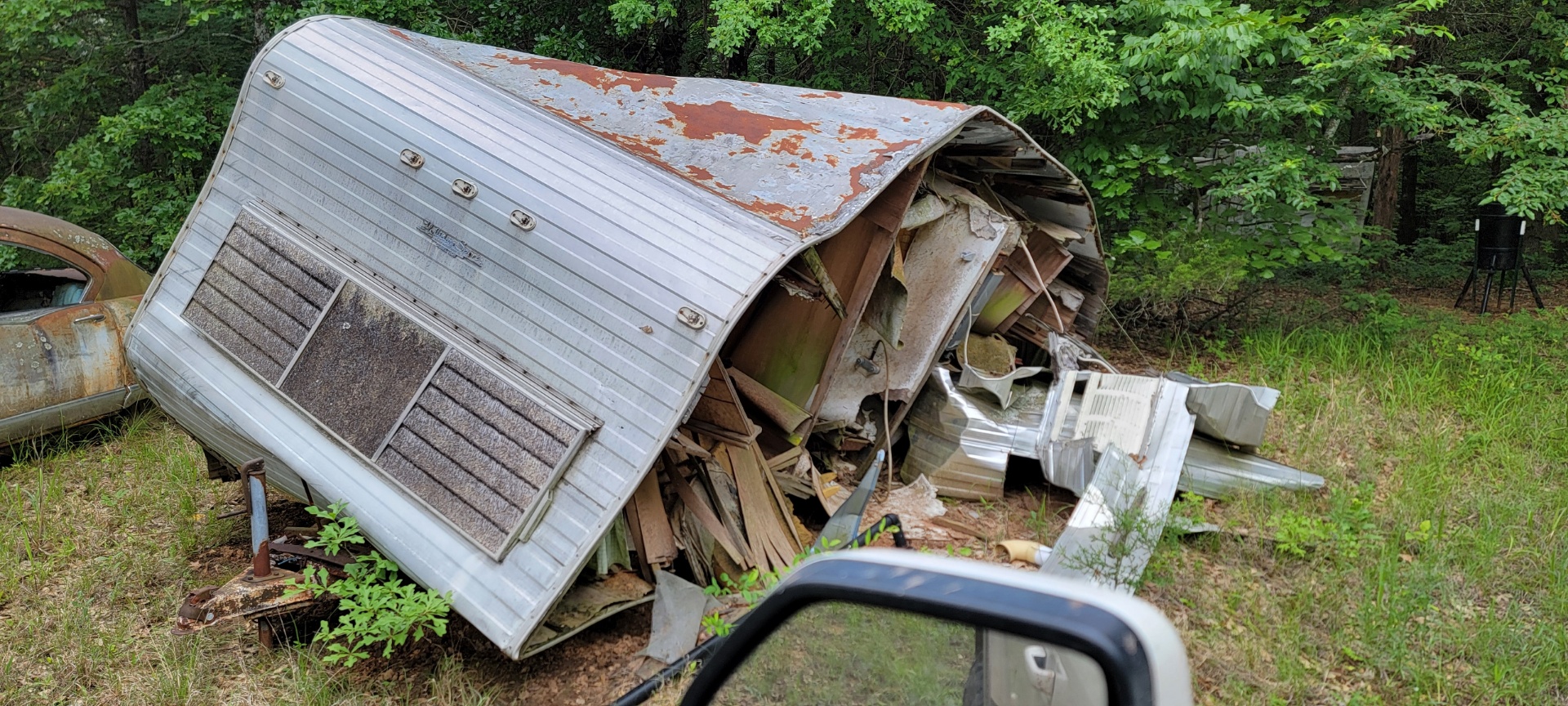 Motor home removal vehicle ready for RV disposal